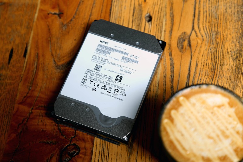 #超大容量 自由存储＃数据大爆炸的时代，选择多硬盘？还是单硬盘高容量？（开箱）