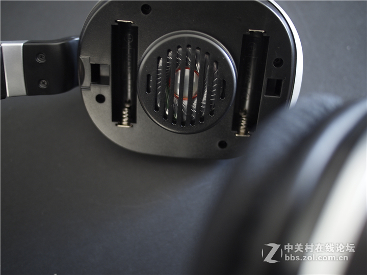 距离不是问题 打扰不再存在—雅天无线电视耳机ADH300