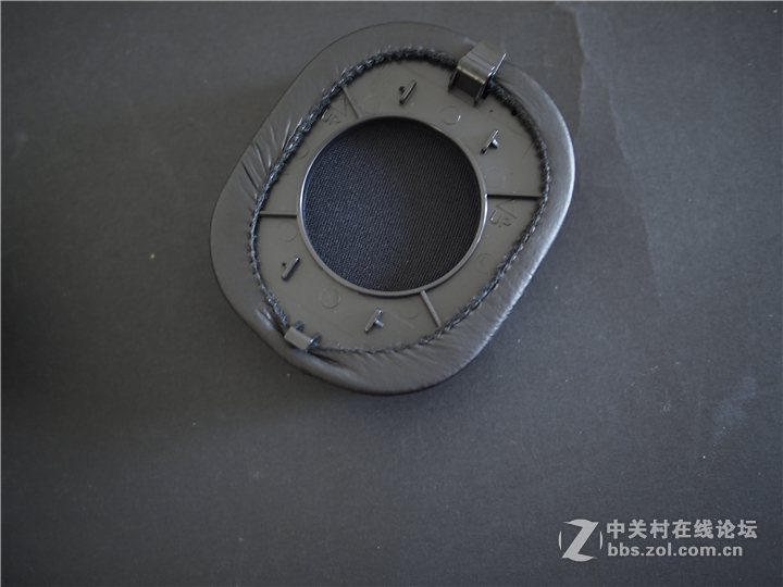 距离不是问题 打扰不再存在—雅天无线电视耳机ADH300