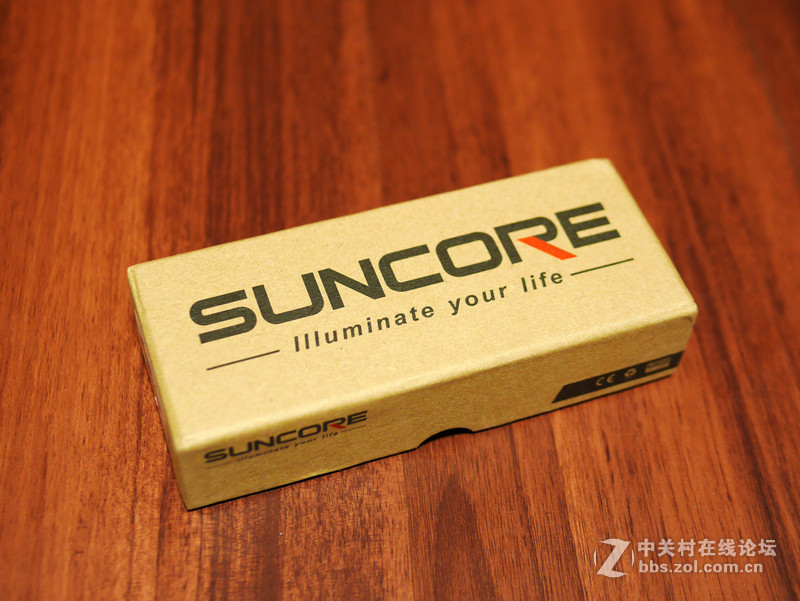 小巧、弯折、强光、防水——舜光SUNCORE-TA10强光手电筒评测【附防水测试视频】