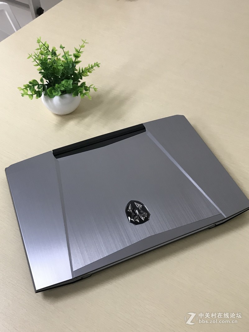 惊艳了！火影金钢4K游戏本实拍