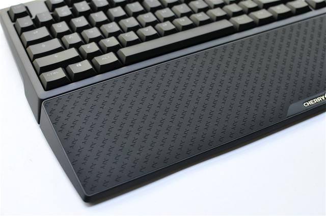 西装暴徒？樱桃MX6.0?RGB版机械键盘评测