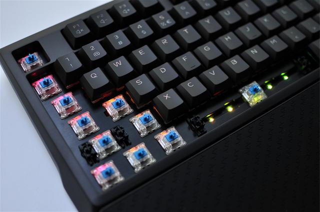 西装暴徒？樱桃MX6.0?RGB版机械键盘评测