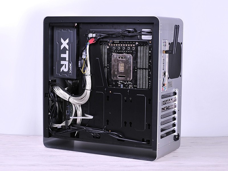 intel信仰需充值，攒个X299+GTX1070Ti再福利超频教程，还有吃鸡真需要关闭超线程