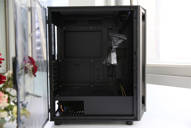 用显卡给手机快充？浑身都是快充头的直男1号10600K+2070S装机体验