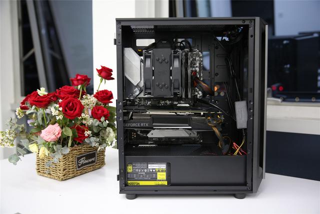 用显卡给手机快充？浑身都是快充头的直男1号10600K+2070S装机体验