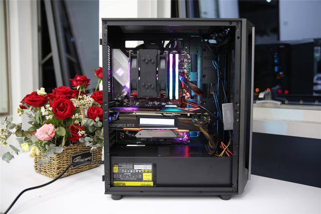 用显卡给手机快充？浑身都是快充头的直男1号10600K+2070S装机体验