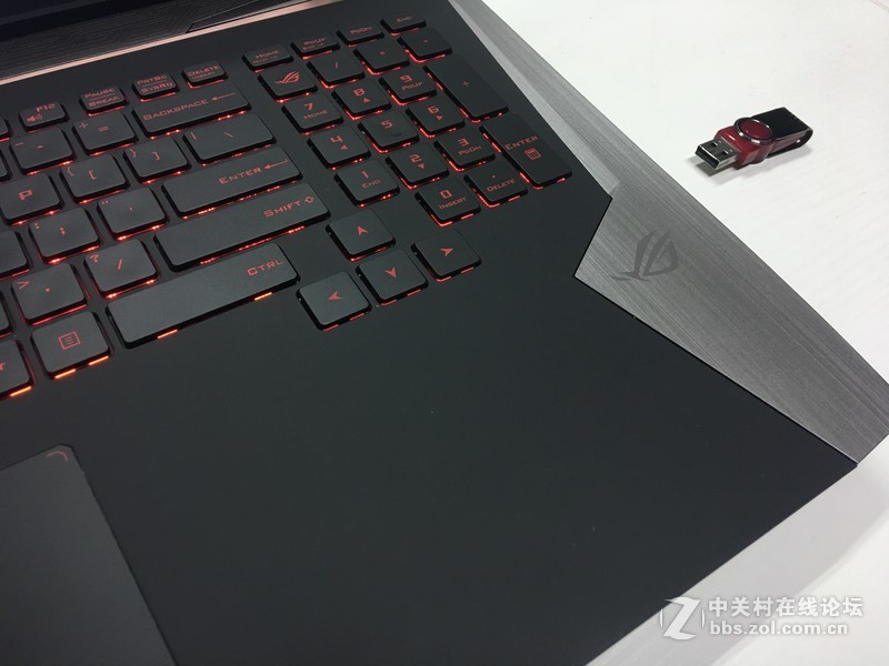 【薇薇娜】华硕ROG玩家国度GFX72评测、高清大图！