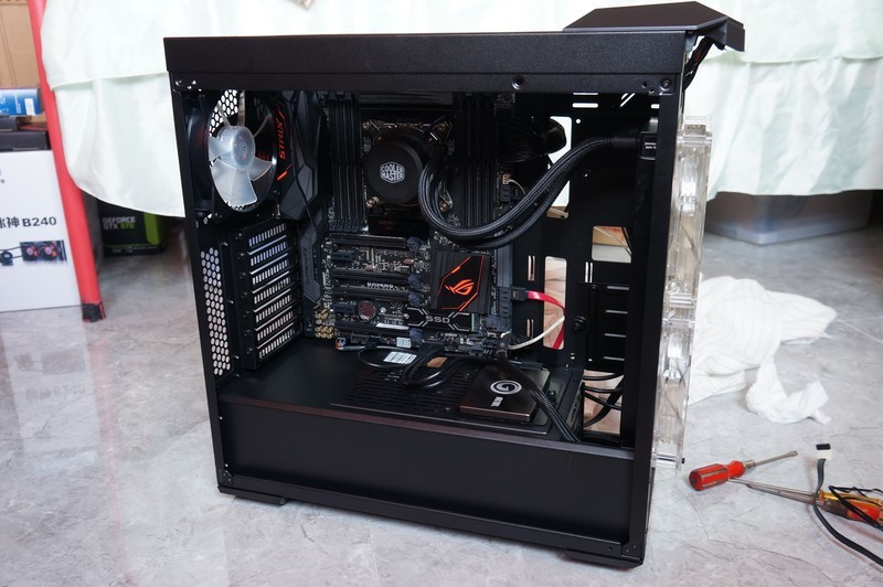 8700K横行时代，现在弄i7-6800K主机是不是有点过时？