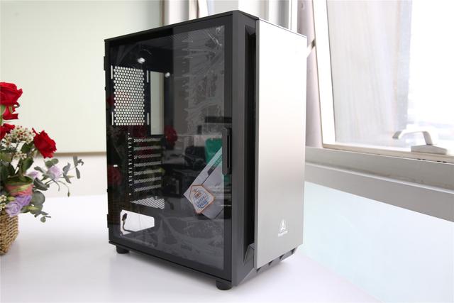 用显卡给手机快充？浑身都是快充头的直男1号10600K+2070S装机体验