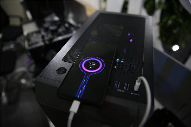 用显卡给手机快充？浑身都是快充头的直男1号10600K+2070S装机体验