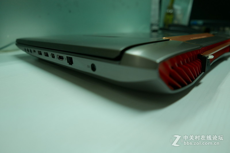 【薇薇娜】华硕ROG玩家国度GFX72评测、高清大图！