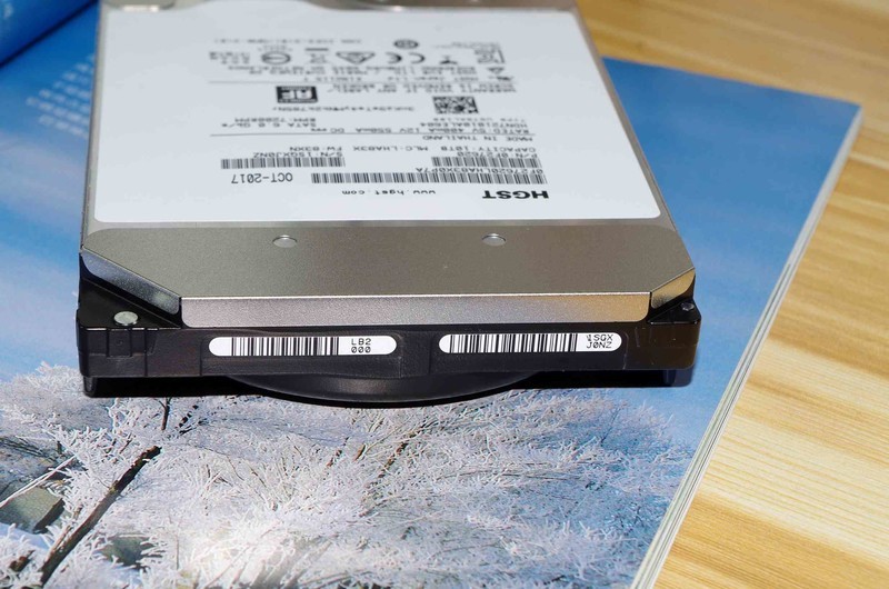 #超大容量 自由存储＃傲视群雄的读写速度——HGST NAS 10T