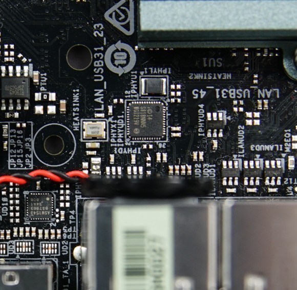 【评测】小机箱里装I9 华擎ASRock Z390M-ITX/AC简评