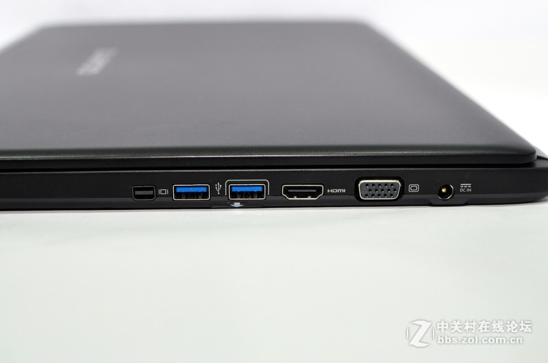 GIGABYTE P37X 外观与规格开箱分享，出色的显卡温度表现(P37K与P37W亦可参考)