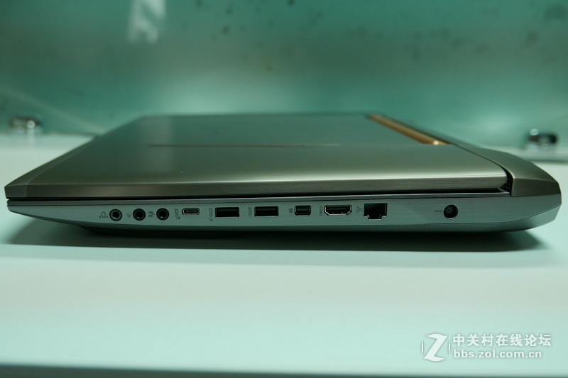 【薇薇娜】华硕ROG玩家国度GFX72评测、高清大图！