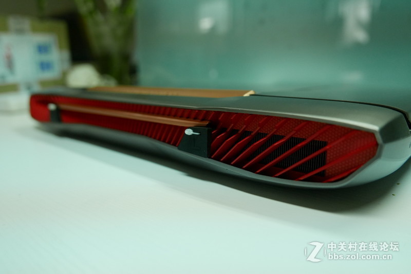 【薇薇娜】华硕ROG玩家国度GFX72评测、高清大图！