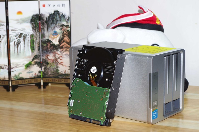 #超大容量 自由存储＃利用NAS存储资料、远程访问，打造家庭私有云