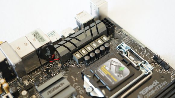 【评测】小机箱里装I9 华擎ASRock Z390M-ITX/AC简评