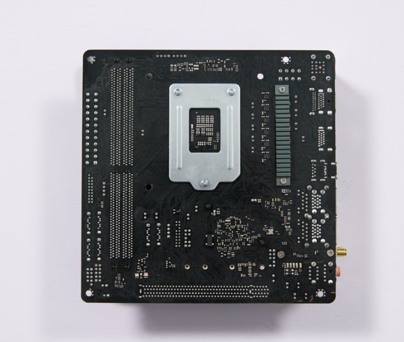 【评测】小机箱里装I9 华擎ASRock Z390M-ITX/AC简评