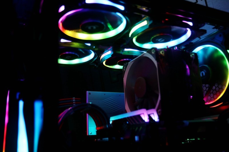 打造RTX2070超级小钢炮，Tt Level 20 VT装机评测