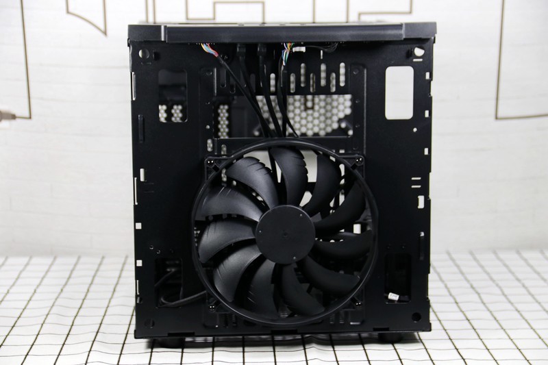 打造RTX2070超级小钢炮，Tt Level 20 VT装机评测