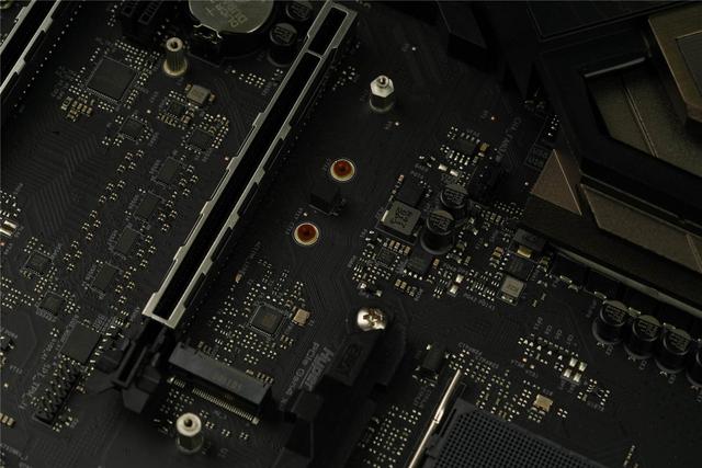 华擎B550 taichi太极曝光，妖板大王：拜托X570才是小弟好吗？