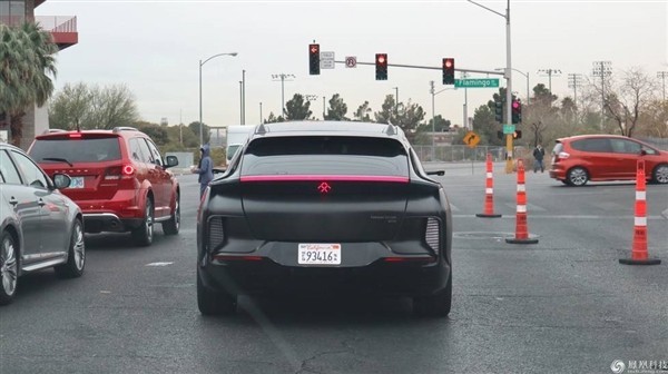 #每日话题# 贾跃亭造的FF91电动车公开上路：邀请国内媒体试乘，你咋看？