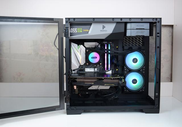 SSD该怎么选？能PCIe绝不SATA，超频三迅捷M.2 SSD 评测