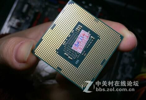 摔坏了的CPU ，发一个背面照片，请各位分析一下