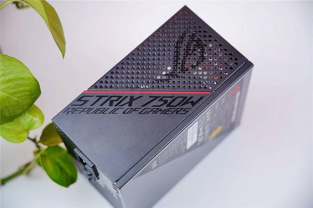 高端电源典范，实力与颜值并存--华硕ROG STRIX 750W电源分享