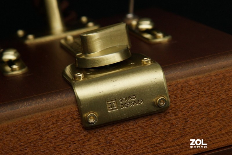 极致复古 内外兼修 巫喀秋莎HiFi桌面蓝牙音箱体验评测