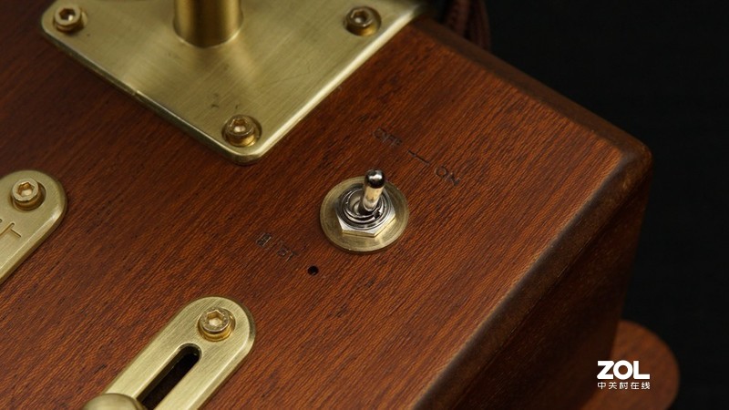 极致复古 内外兼修 巫喀秋莎HiFi桌面蓝牙音箱体验评测