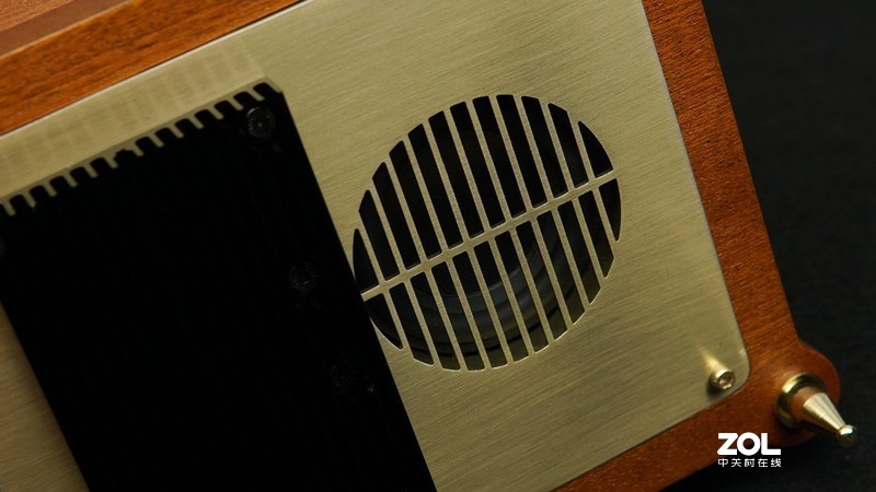 极致复古 内外兼修 巫喀秋莎HiFi桌面蓝牙音箱体验评测