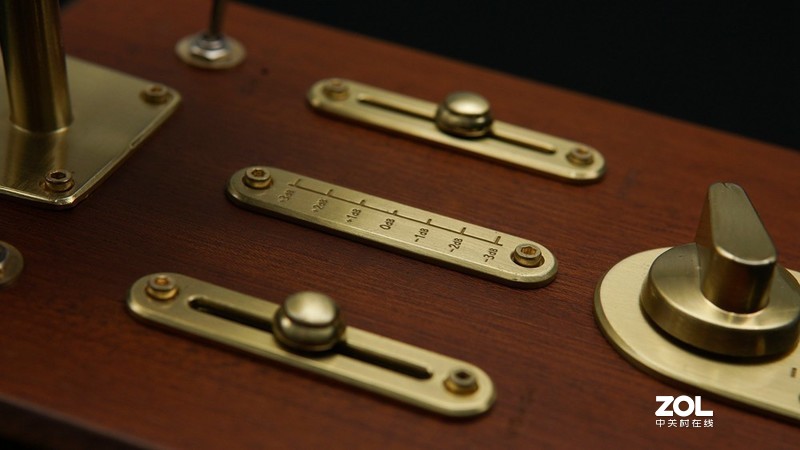 极致复古 内外兼修 巫喀秋莎HiFi桌面蓝牙音箱体验评测