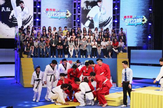 《阳光艺体能》Henry飞跃2米8 倒地受伤呻吟不断