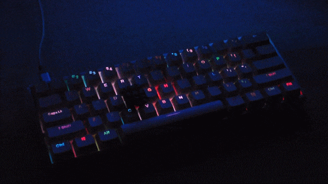 小巧精致的60键RGB键盘，iQunix F60键盘 & ZOMO空投箱键帽小晒