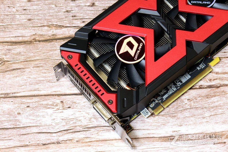 冬日里一抹不一样的红色---迪兰RX580 2048SP 战将显卡试用评测