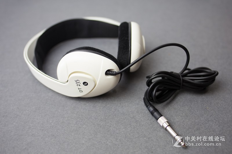 讲出来你可能不信，我入了2条10年前的耳机！拜亚动力DT235评测