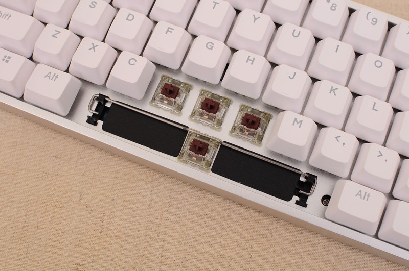 小巧精致的60键RGB键盘，iQunix F60键盘 & ZOMO空投箱键帽小晒