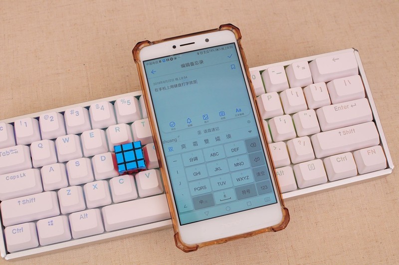 小巧精致的60键RGB键盘，iQunix F60键盘 & ZOMO空投箱键帽小晒