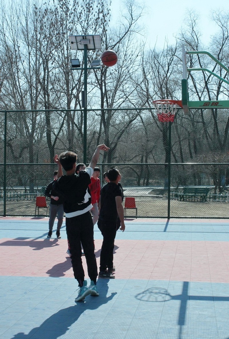 篮球场上