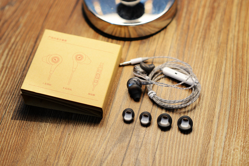 #耳机#新手机居然不配耳机，给荣耀7入了声宴双动圈HIFI小塞子