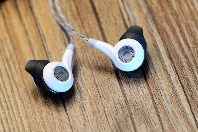 #耳机#新手机居然不配耳机，给荣耀7入了声宴双动圈HIFI小塞子