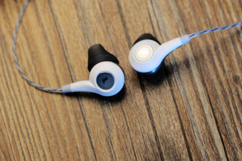 #耳机#新手机居然不配耳机，给荣耀7入了声宴双动圈HIFI小塞子