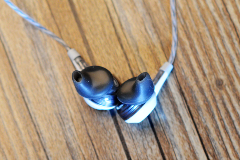 #耳机#新手机居然不配耳机，给荣耀7入了声宴双动圈HIFI小塞子