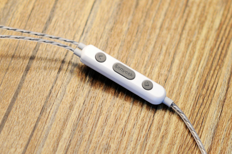 #耳机#新手机居然不配耳机，给荣耀7入了声宴双动圈HIFI小塞子