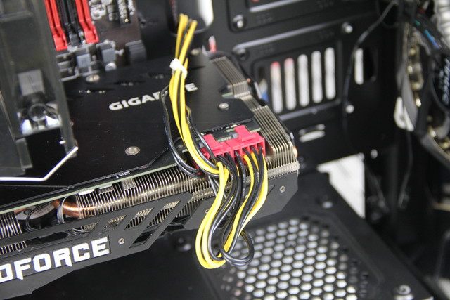 整理机箱走线！用心成艺术！