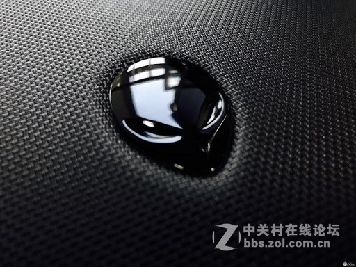 入世出格化险为迷，顶配 New Alienware 17 与 15 R2 对比