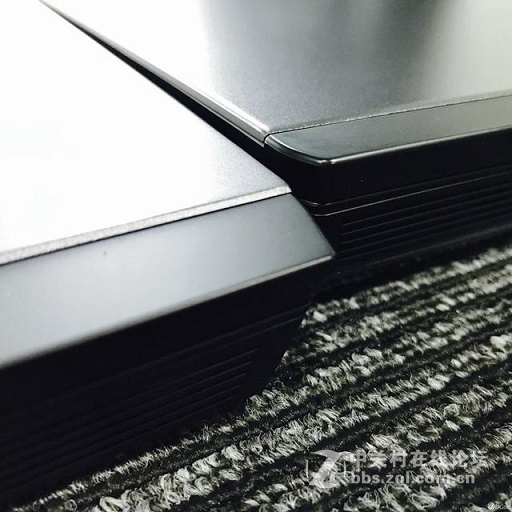 入世出格化险为迷，顶配 New Alienware 17 与 15 R2 对比